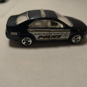 Hot Wheels BATMAN GOTHAM CITY POLICE FORD FUSION 2005